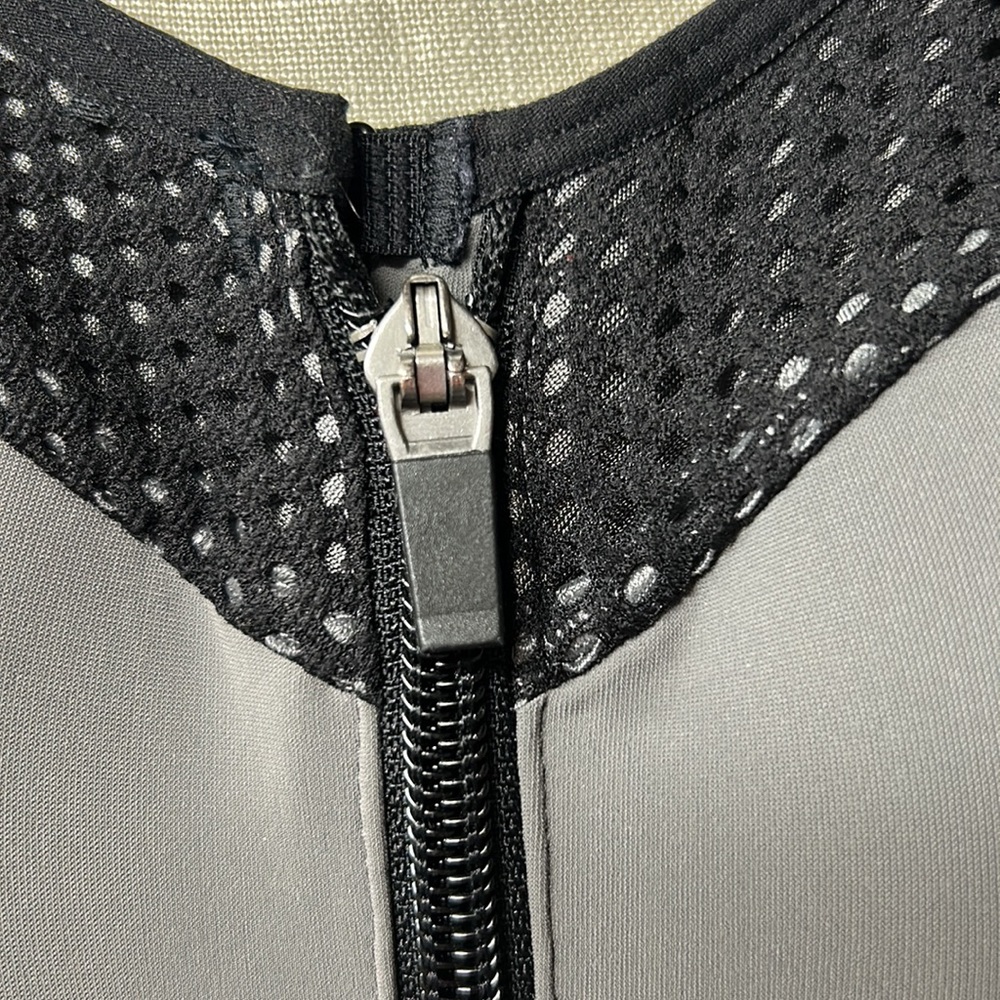 Wacoal Sports Bra Zippered Racer Back #853222 34DDD Underwire Adjustable Straps - Picture 2 of 15